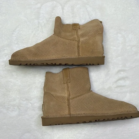 UGG Australia Woman’s US 9 Unlined Classic Mini Perf Suede Boots - Picture 9 of 11